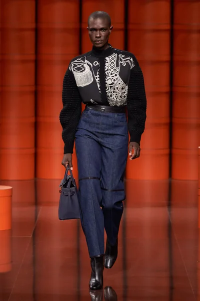Look 4